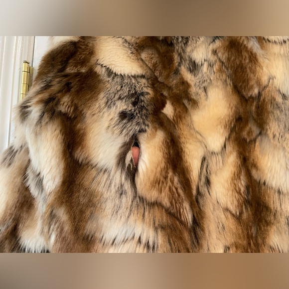 Faux Fur coat Twelfth Street by CynthiaVincent - Picture 9 of 9